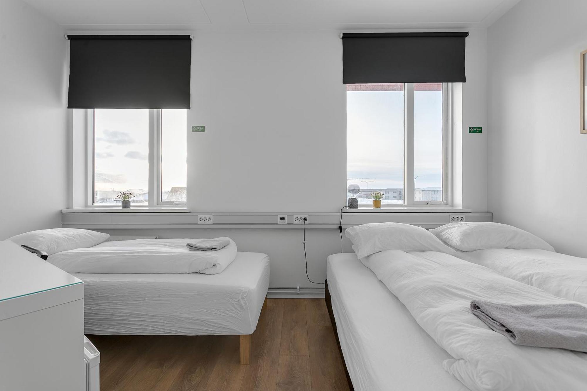 Bank Guesthouse By Kef Airport Keflavík Exteriör bild